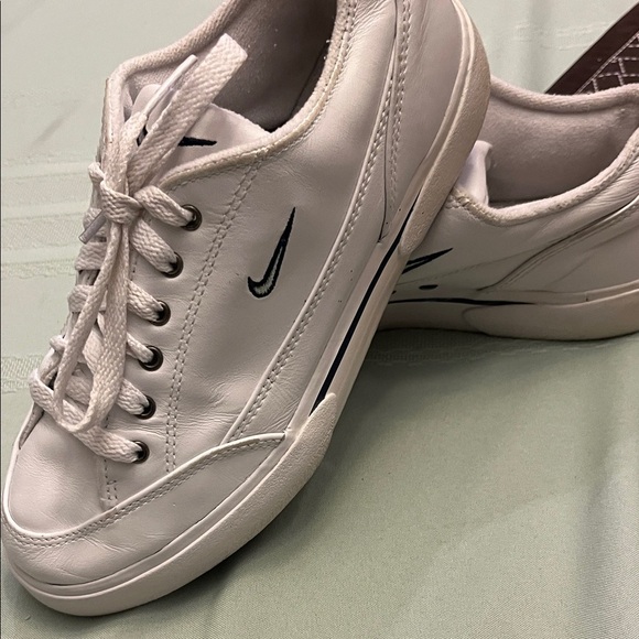 Nike white Casual Sneakers size 7.5 - Picture 5 of 8